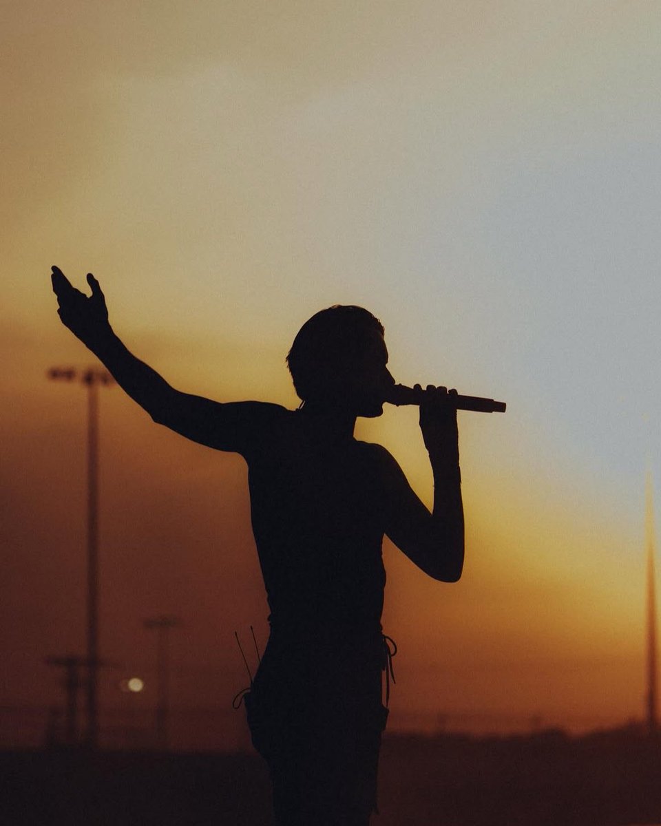 MagaliHope's tweet image. FACT: every day that passes by puts us closer to new @badomenscult music. And that brings me JOY 🙏 Best part: we don’t know what to expect with #BO4 except it’s going to be 🔥 New single, new video, new merch, new production, new tour… and new HAIRCUT 🤣