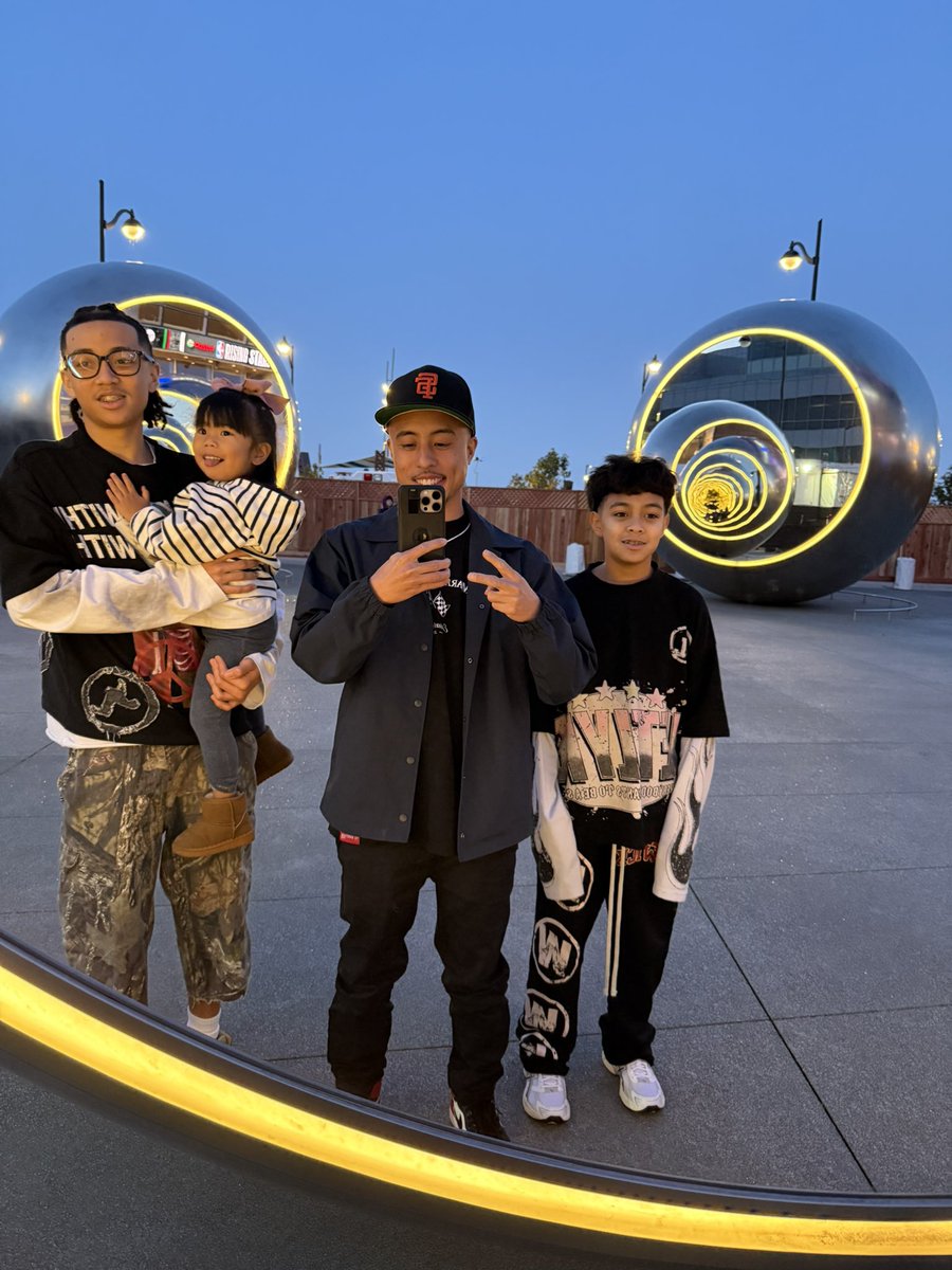 GoDeeeJ's tweet photo. Been outside all weekend for these #NBAAllStar2025 events with my daughter lol 😴 but seeing my baby have fun and smile is priceless https://t.co/fAG1akHk4e