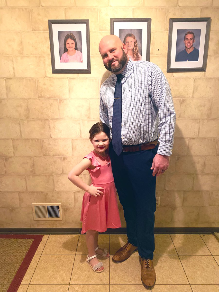 jaswiggans's tweet photo. Daddy - Daughter Dance 💖 @gwigg325 https://t.co/kY9BZDfqEM