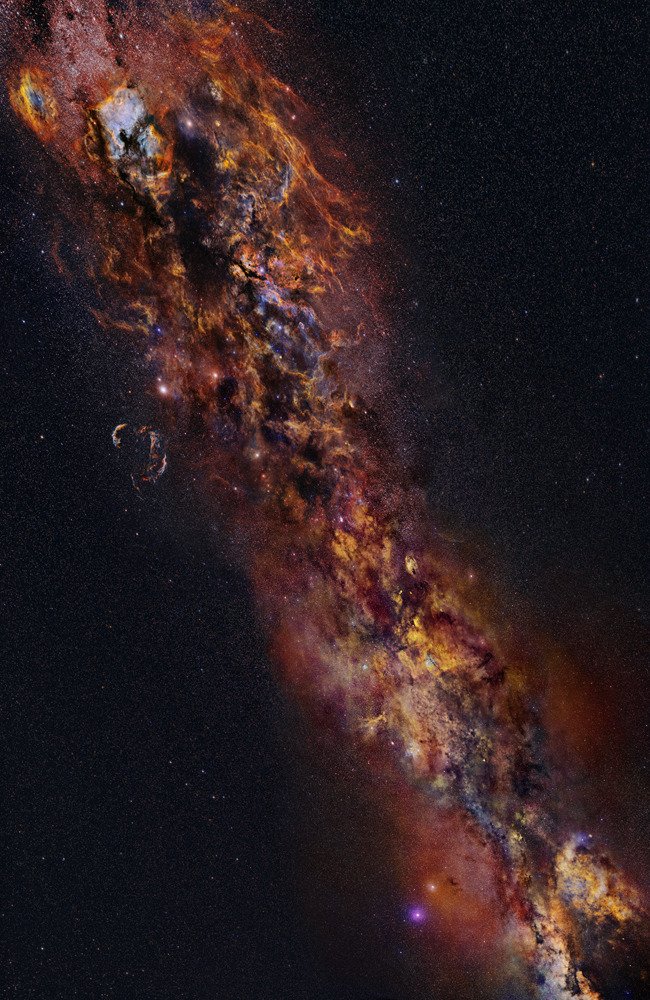 Madriles6211's tweet image. Cygnus to Scutum © Alistair Symon tmblr.co/ZHSGxTgobwW8iq…