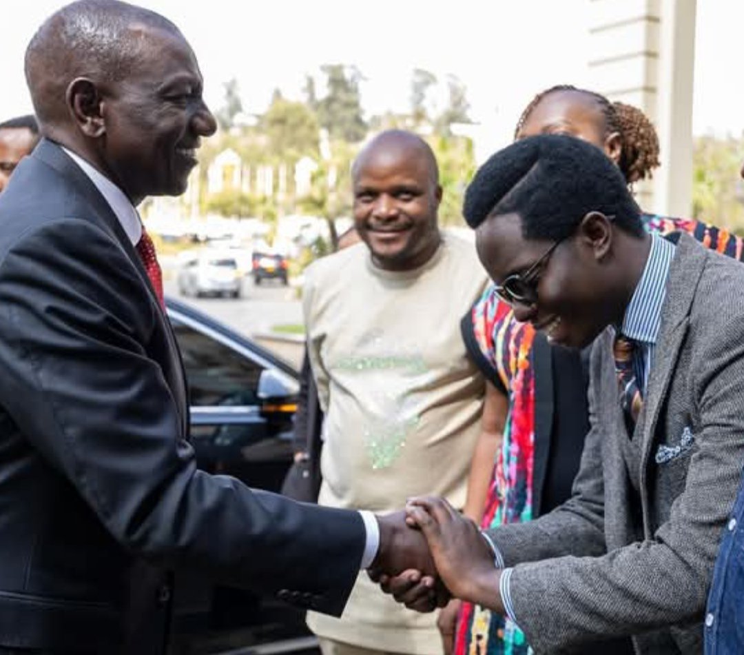 Ohta Ryota 🇸🇬 (@ohta_ryota) on Twitter photo When a sellout meets the supreme eliminator and his role model. Well done <a href="/_KasKazini/">Kasmuel McOure</a> you clasped the bloody hands so firmly👌 When a sellout meets the supreme eliminator and his role model. Well done <a href="/_KasKazini/">Kasmuel McOure</a> you clasped the bloody hands so firmly👌