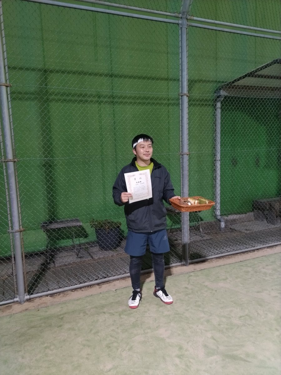 MH15997650's tweet photo. テニス大会で準優勝☺️

それなりのトップスピンボールとヘニャヘニャスライス、ボレーの組み合わせで何とか勝ち残れました🙇‍♂

あくまで勝ちにこだわるのなら返球不可能なスピードボール、派手なショットはアマチュアの世界ではあまり必要ない気がします！大事なのはプレースメントだと思います🎾 https://t.co/qrskgFkFpx