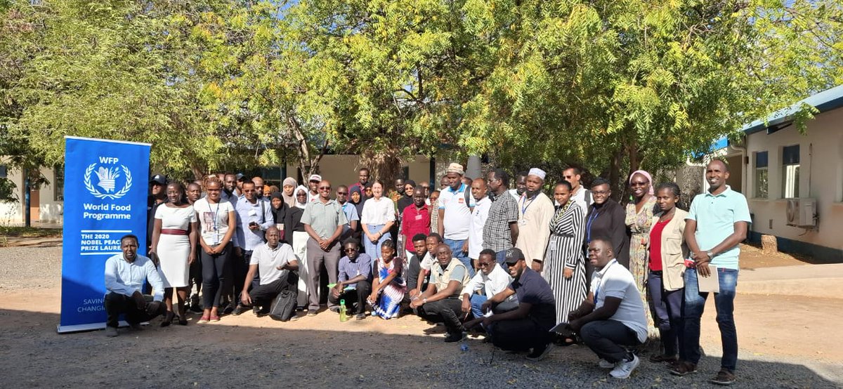 CBCC_Africa's tweet photo. In collaboration with @WFP &amp;  partners like @unhcrkenya, @WorldVisionKE &amp; @NorwayRefugee, the SBC Co-creation Workshop in @Dadaab tackled dietary diversity in #Refugees &amp; #hostcommunities, focusing on #HealthyDiets, budgeting &amp; prioritizing #nutritious locally available foods. https://t.co/4l4h5fxrRK
