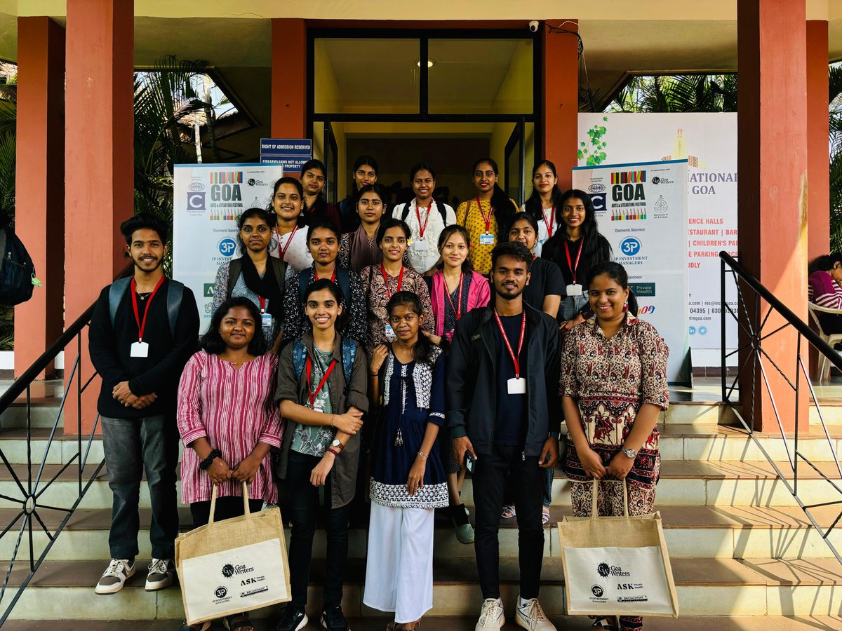 GCASCKhandola's tweet image. 📚✨ Students from the Language Departments had the privilege of attending the Goa Art and Literature Festival at the International Centre Goa on 15/2/2025! 🎨🎭

#gcasck #GoaArtAndLiteratureFestival ##LanguageStudents