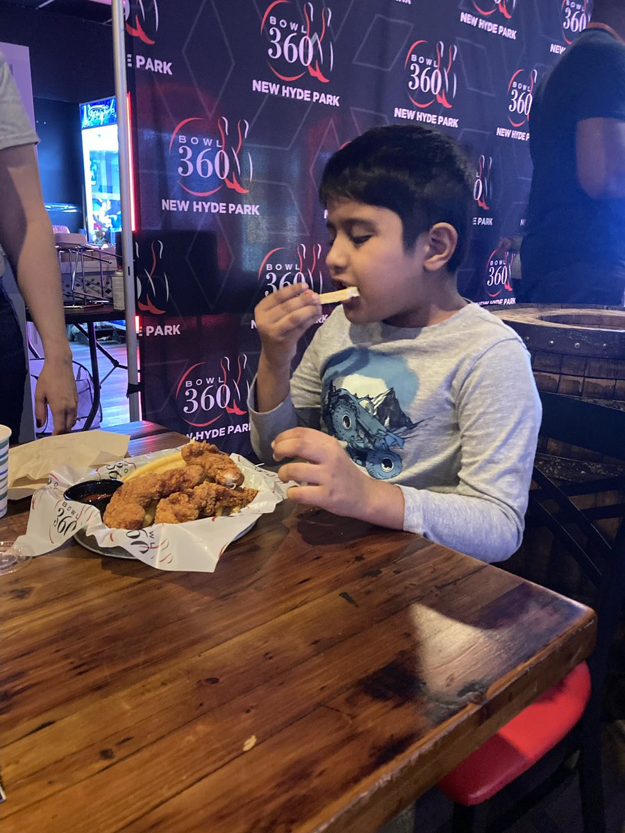 Our class had a great time going out into the community to celebrate Valentine’s Day together. Good bowling, good food and good friends ❤️ <a href="/ManorOaksNHPGCP/">Manor Oaks School</a> #proud2Bnhpgcp #bowl360nhp