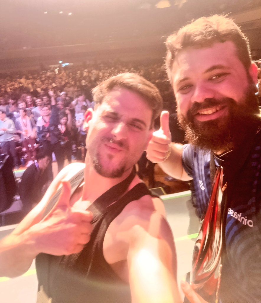 TrifSmash's tweet image. 2nd at the biggest tournament of year vs ClutchDios 🥈

Beat Kurv, S2J, Aklo, SDJ, Mang0 and Wizzrobe with a half day controller 💅

Melee give me the best possible lesson: Pasion &amp;gt; Talent 💚

🔥 F R E E  A G E N T  B T W 🔥
