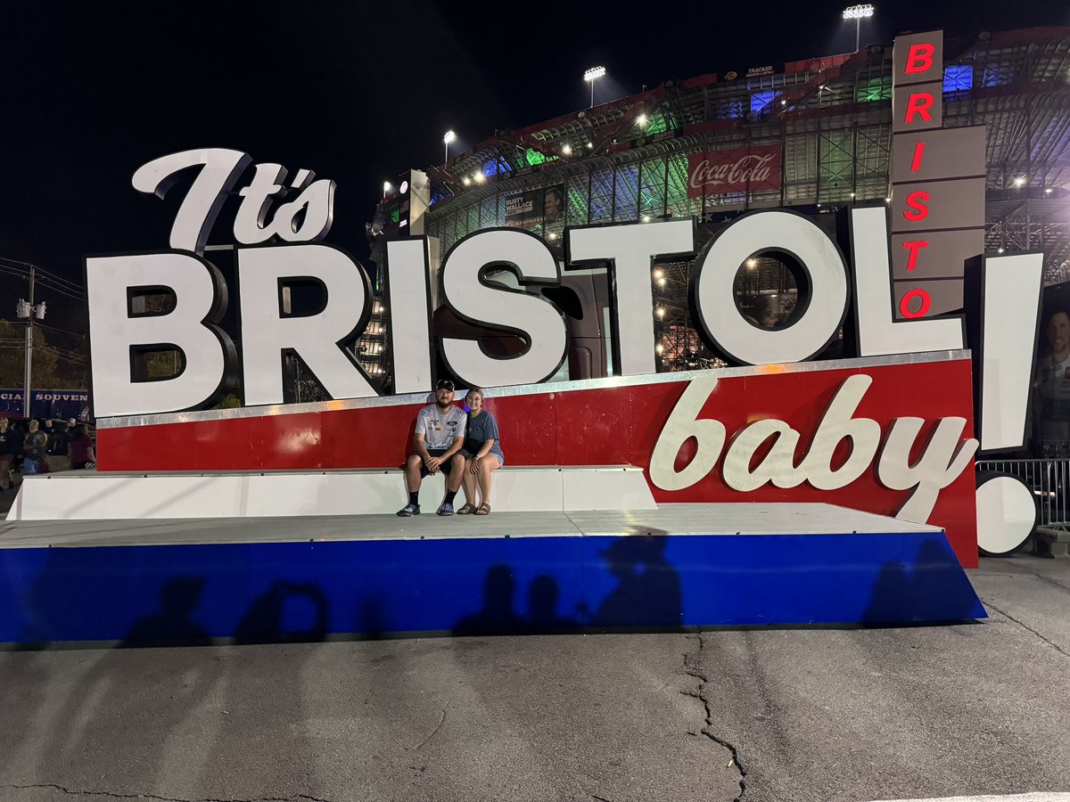bellaaxjackson's tweet photo. @BuschBeer @NASCARONFOX We love our Busch beer, merch and nascar races! #BuschNumber1Fan #Sweepstakes https://t.co/XLW6ooRIqN