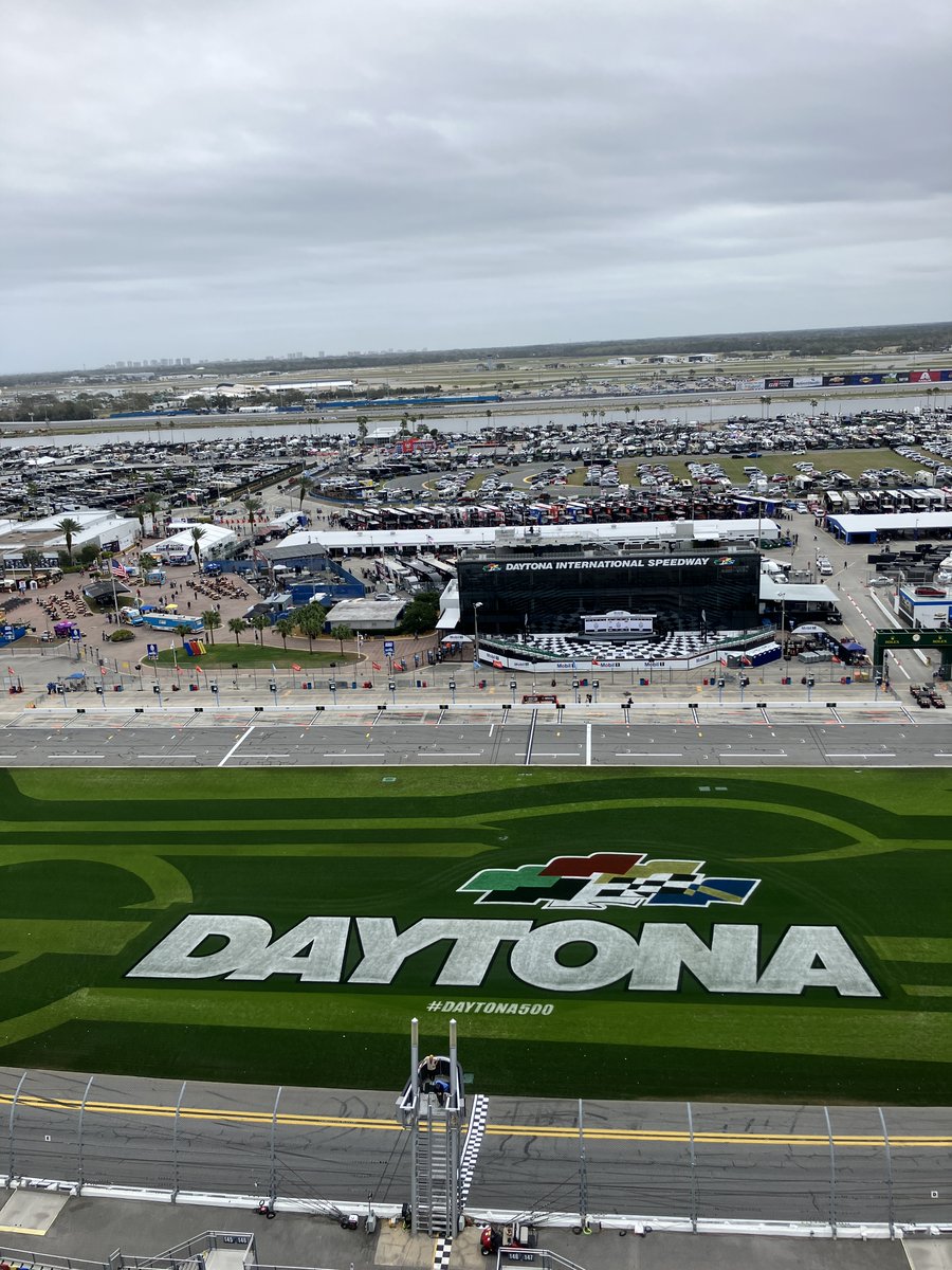 MacnicaBrainAI's tweet photo. \2/15開催 #Daytona International Speedway✨/
決勝ではクラッシュに巻き込まれるアクシデントがあり、古賀選手の順位は25位となりました🔥
次のレースは、3/22の #FIVEFLAGS SPEEDWAY です!
引き続き古賀選手の応援をよろしくお願いします✨
#NASCAR #ARCA #macnica https://t.co/90YrgjR3Oj