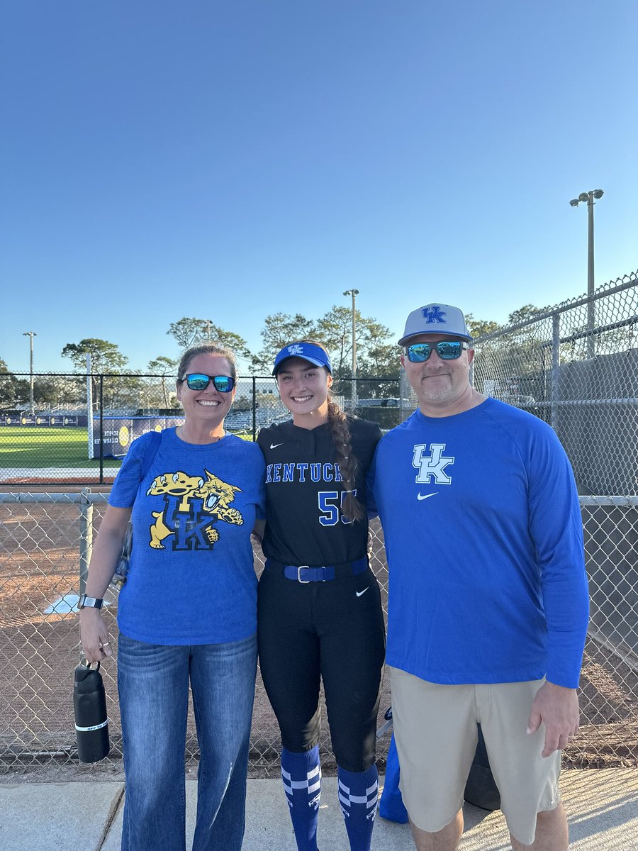 An amazing 10 days spent in ☀️ Florida! Grateful is an understatement. Being able to play in a tournament I grew up watching with my family there was a dream. I am so excited to see what this season brings! Go cats 😺💙