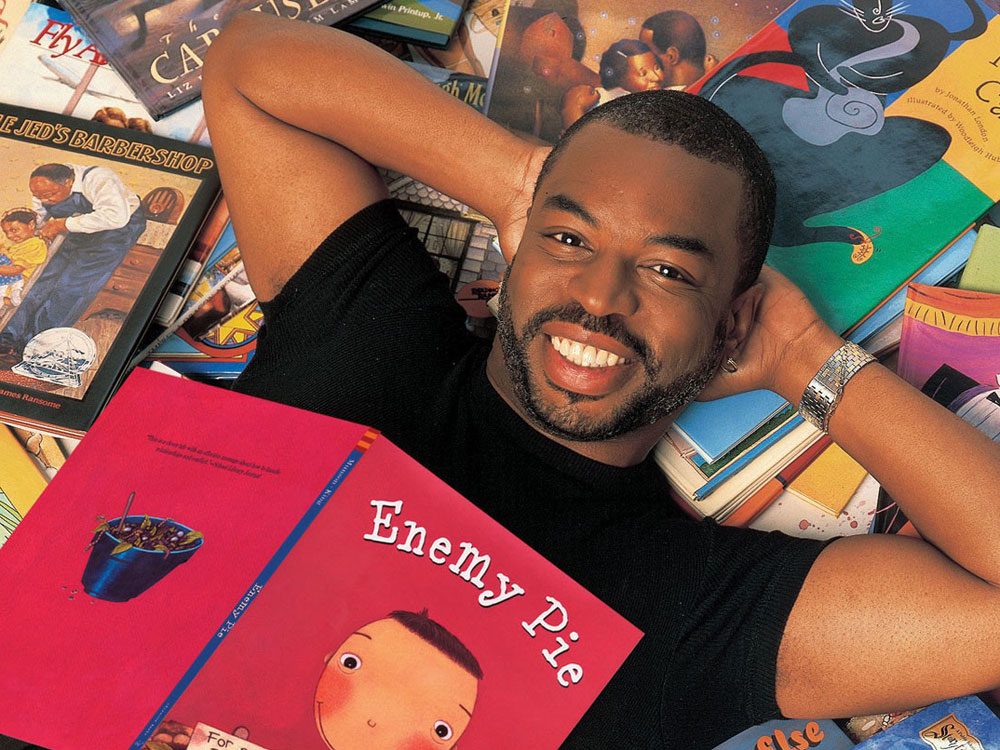 KkeefekyKyle's tweet image. Happy Birthday &amp;amp; Black History Month to this great person &amp;amp; host of Reading Rainbow, Levar Burton!🎉🥳🎂🌈📕

Thank you for making this amazing educational show and hope your day was special.

@levarburton 

#BlackHistoryMonth #BlackHistoryMonth2025 #ReadingRainbow