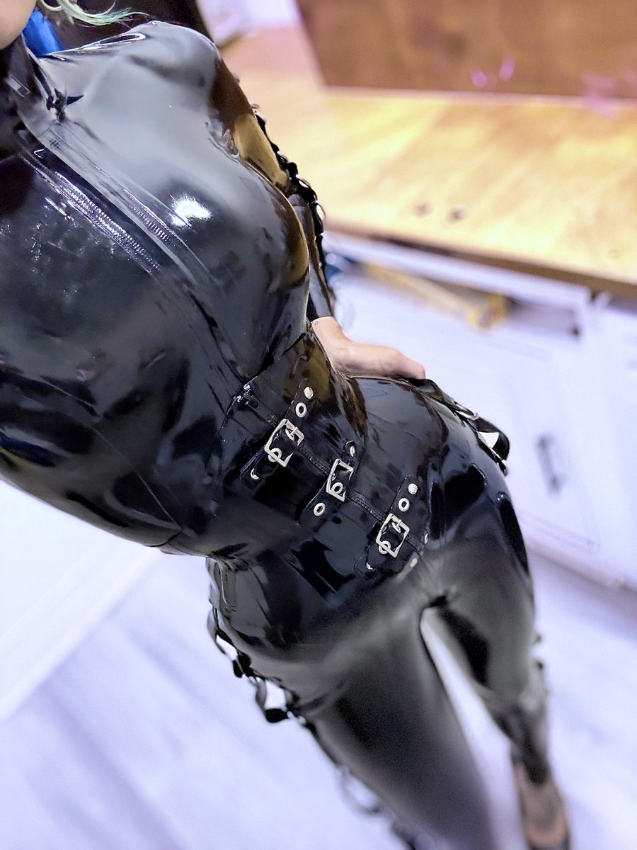 I love my custom <a href="/inner9/">Inner Sanctum Latex</a> catsuit 😍