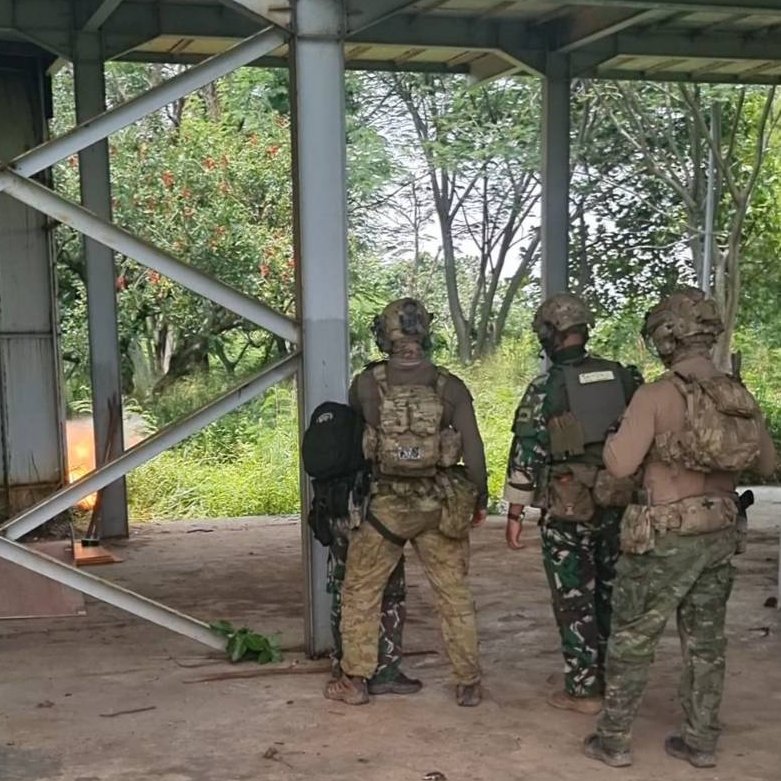 Java, Indonesia ... SOCOMD recently partnered with Kopassus, Kopasgat and Denjaka to conduct Exercise Trisula Wyvern. The bilateral engagement with Indonesian Special Forces focused on counter terrorism and hostage recovery. 📷