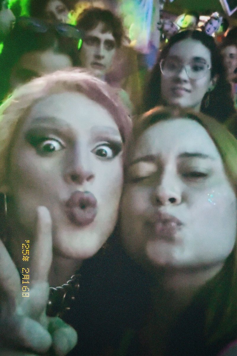 mrsslorenzo's tweet photo. “quanto tempoooooo”

e que saudade eu tava meu amor! sabe que te amo e to aqui pra voce sempre 🧡

@di_egomartins https://t.co/WJNtZOGeyy