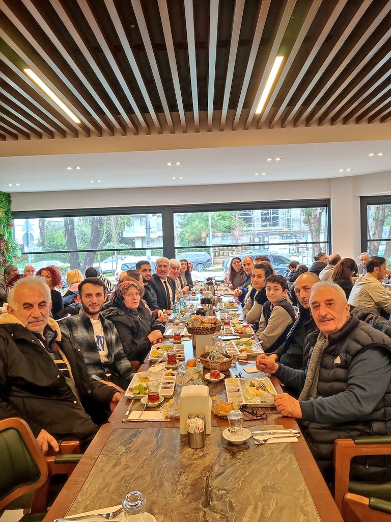 Serkanbayrak25's tweet image. Bugün APSO-DER'in düzenlediği muhteşem kahvaltıdaydık!

Başkanımız Şener Topaloğlu'na ve yönetim kuruluna bu güzel organizasyon için teşekkür ederiz.

#APSO-DER #Kahvaltı #Birlik #Beraberlik