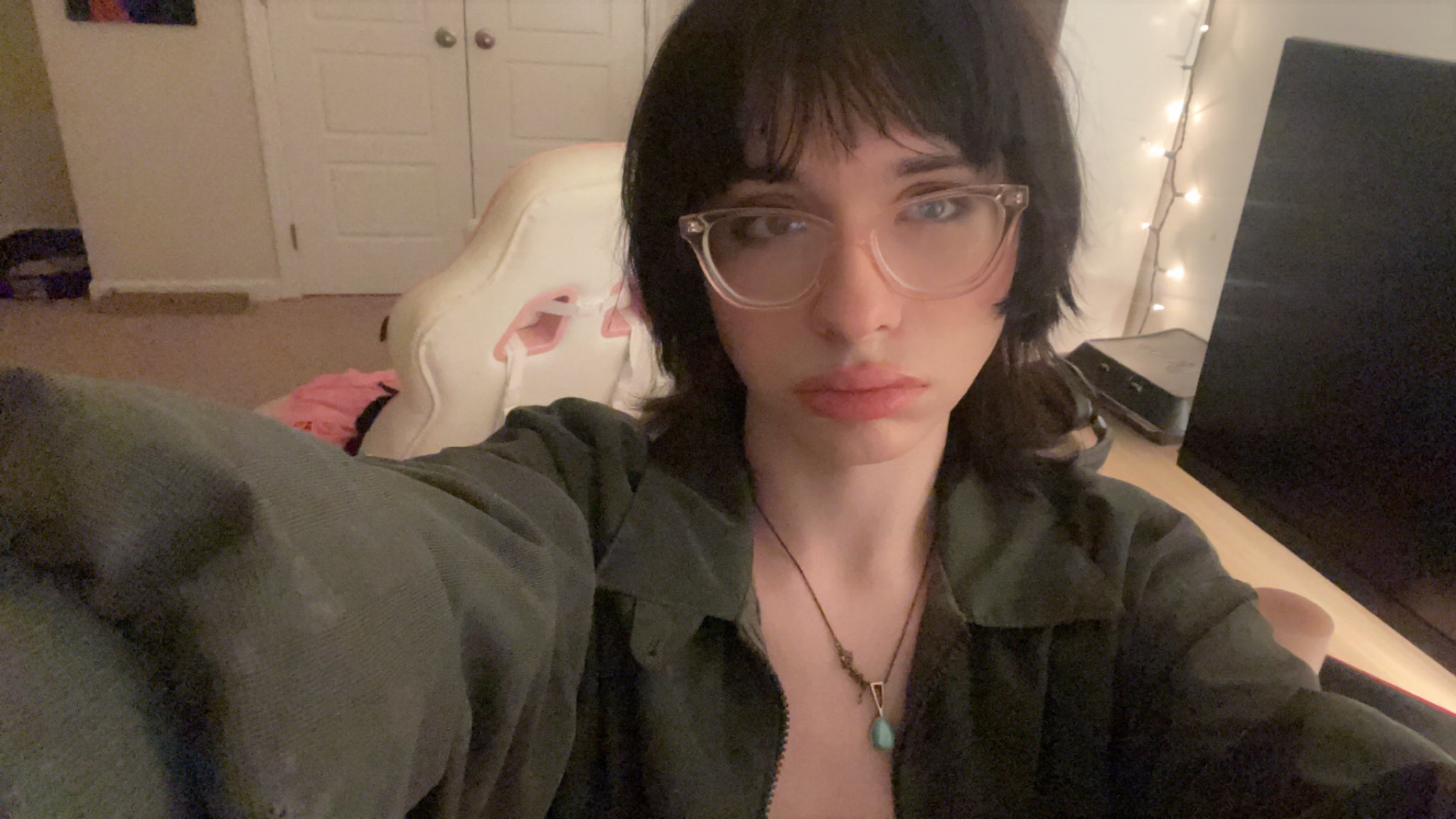 Posts with replies by cyrus sleeps (@acarpetmuncher)  X