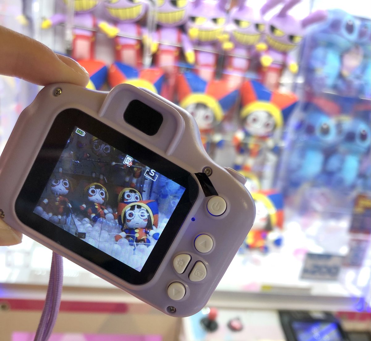 アメイジングデジタルサーカス　GIGO限定　ミニデジタルトイカメラ　2点セット コンテンツ対象店舗一覧｜GENDAGiGO