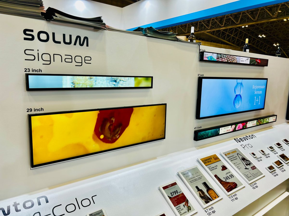 sign_display_'s tweet photo. 「スーパーマーケット・トレードショー2025」が先週、幕張メッセで開催。
#サイネージ 関係のブースも昨年より多く、デッドスペースを利用したスイングドアまであり、店舗の #デジタル化 をひしひしと感じた。
来年は2月18日からの開催。
#チョコプラ #ユニフロー #楽天 #SOLUM #オカムラ #SMTS2025 https://t.co/3goY3VdxMz