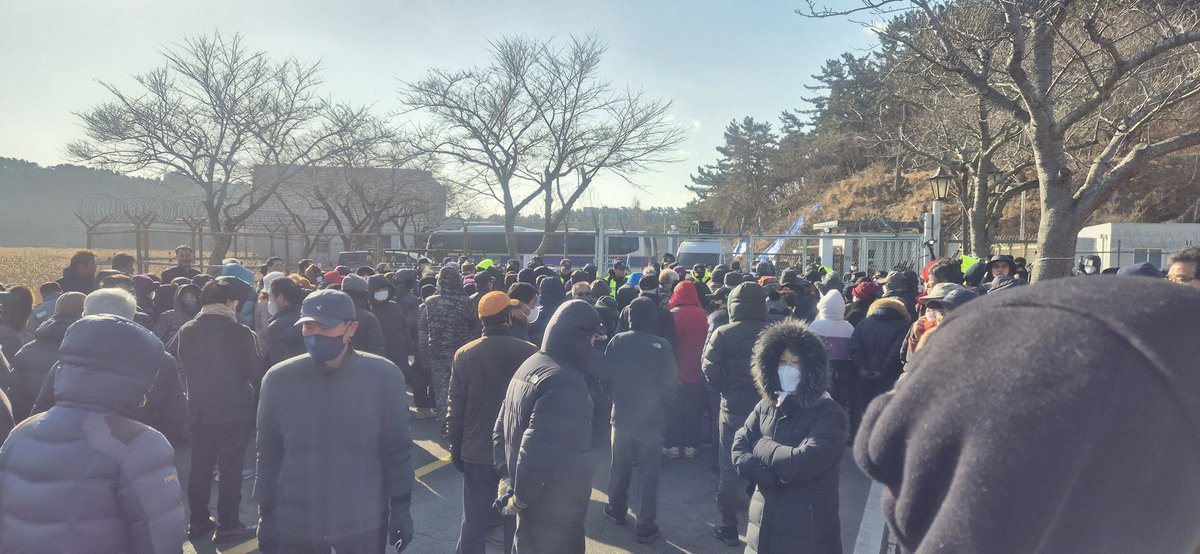 미숙하기 짝이없는 소음피해 집회 집행진은 반성하고 모두 사퇴하고 협의체 꾸며라
