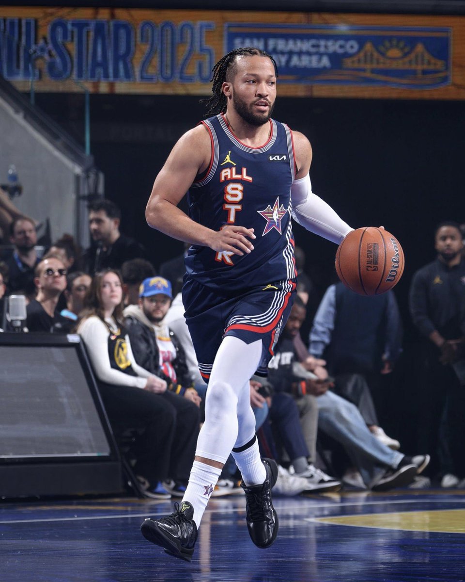 CPTheFanchise's tweet photo. Prime reason this format is terrible. Jalen Brunson earns his way to All Star starter in the East. His reward? 8 min of playing time.  Weak. https://t.co/w4VLfav0Hl