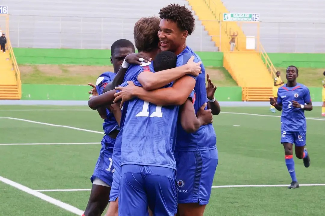 ✅ 𝗤𝗨𝗔𝗟𝗜𝗙𝗜𝗘́𝗲 ! L’équipe haïtienne U17 valide son billet pour la Coupe du monde Qatar 2025 ! 🎟️ 🇭🇹👏🏽🔥

Des buts de Djouby Jean-Philippe (11e) et Miguel Joseph (90e+4) ont permis à Haïti de s’imposer (2-0) face au Guatemala et remporter le Groupe E avec 9 points sur 9.