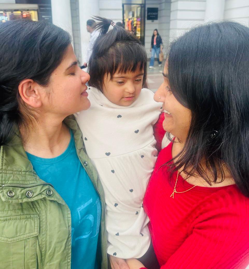 Very little is needed to make a happy life. It is all within yourself, in your way of thinking. So, happiness can be meeting your college friend along with her daughter. ♥️
#FriendshipGoals