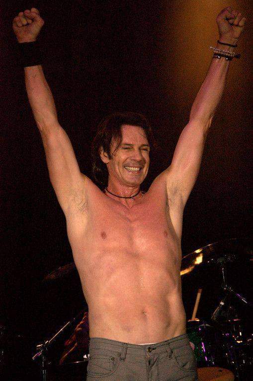 RickSpring23819's tweet image. I need a big kisses 💝 from my fans, how do I look.