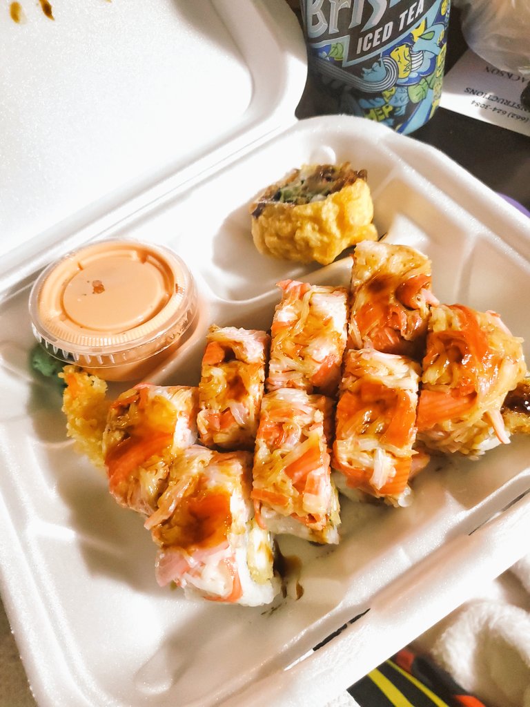 I love #SushiSundays. I look forward to eating it every Sunday after church. #TokyoExpress #ClevelandMS