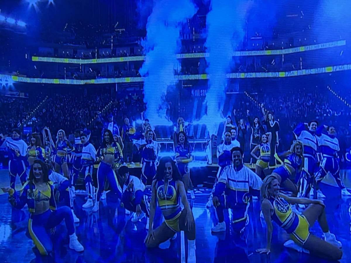 This was a DOPE set by ⁦<a href="/DJCassidy/">DJ Cassidy</a>⁩ with Bay Area Legends ⁦<a href="/Earl_Thomas/">Earl Thomas</a>⁩ @ ⁦<a href="/TooShort/">Too $hort</a>⁩ but ⁦<a href="/LaRussellGC/">LaRussell</a>⁩ should have been up on the set to represent for the new generation - respectfully