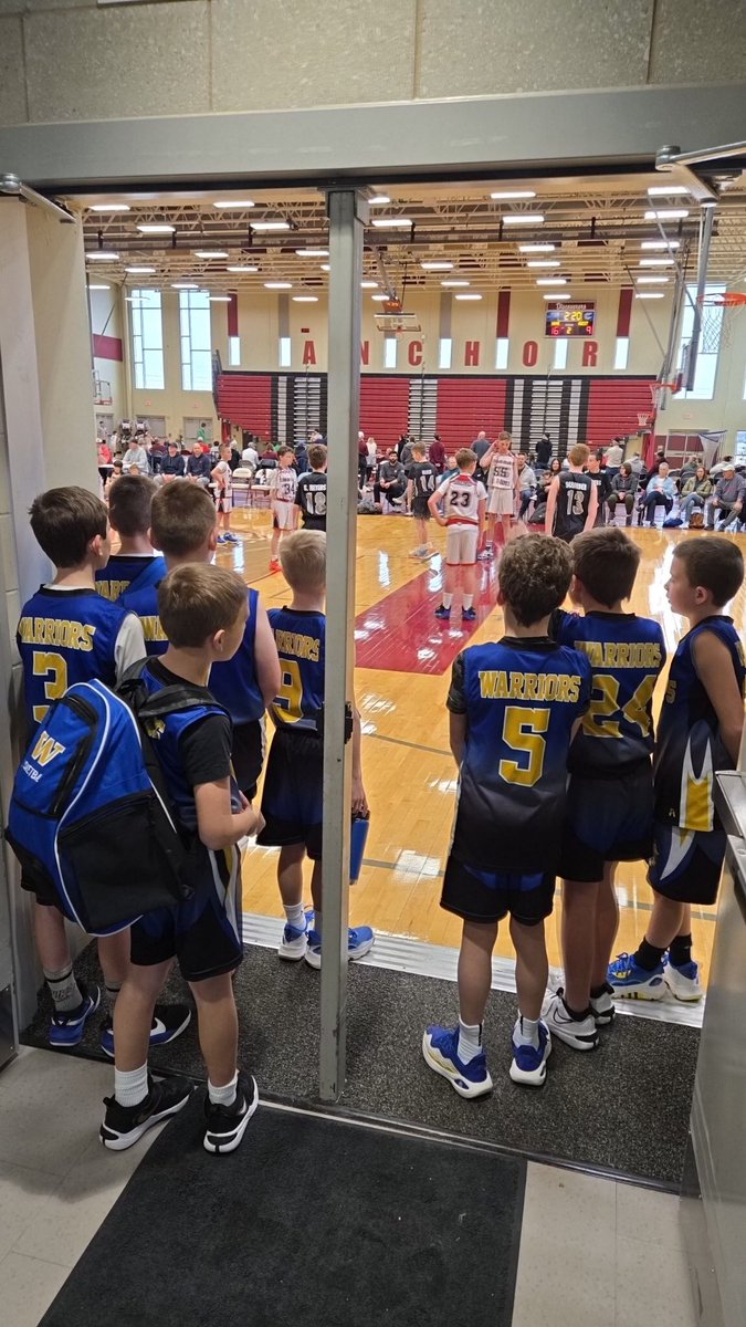 WahoopsBball's tweet image. Our 3rd grade gold team came out Champions at the Supreme Winter Frenzy in Columbus. Way to go, boys and coaches! 
#wahoops #youthbasketball