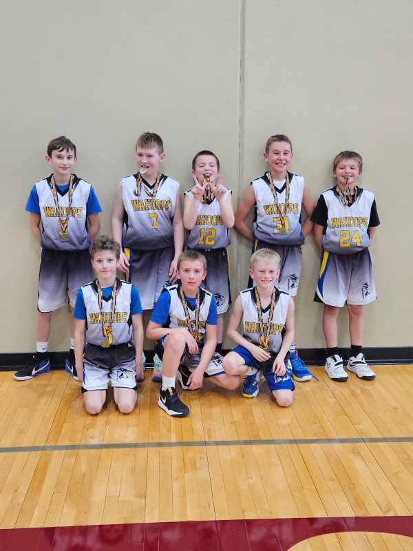 WahoopsBball's tweet image. Our 3rd grade gold team came out Champions at the Supreme Winter Frenzy in Columbus. Way to go, boys and coaches! 
#wahoops #youthbasketball