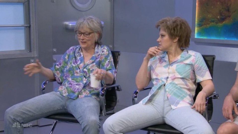 meloveslu's tweet photo. the superior manspread https://t.co/IJK0UfRSRZ