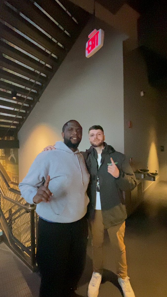 ChrisMFLevitate tweet media