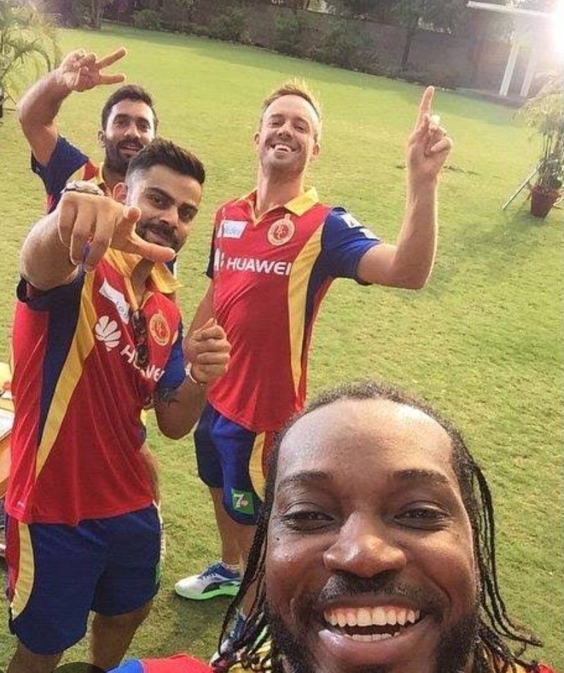 swtxpineapple's tweet photo. Selfies ❤️✨🫶🏻
#Viratkohli #abdevilliersbirthday #ABDeviliers #chrisgayle #rcb #ipl https://t.co/lBHg985NCl