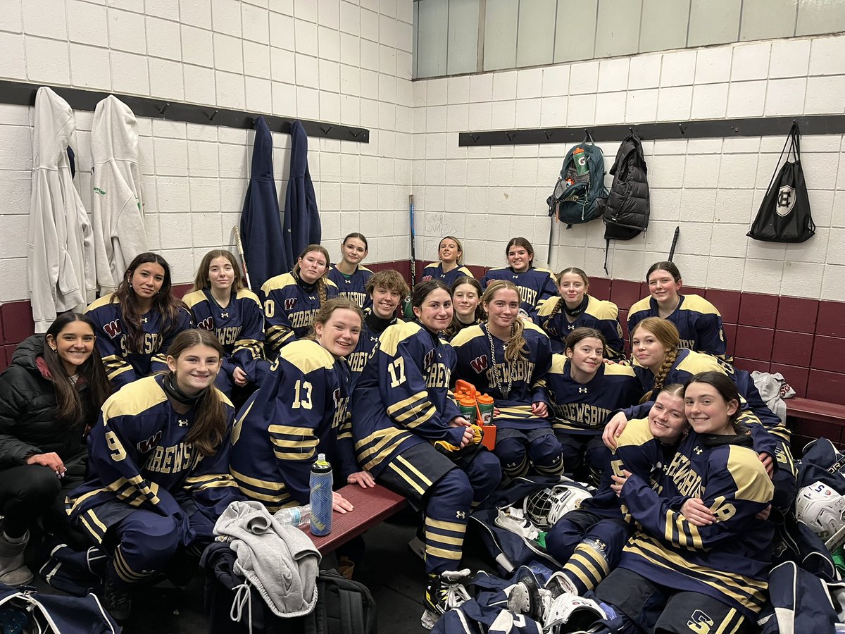 4-2 Win over Norwell in the Newburyport Bank Tourney!! Blaire Fay GWG 🚨🚨🍏🍏,
Allie Martel 🚨, Paige O’Donnell 🚨. Adrianna Boucher strong again in net 17 saves! Championship game Tuesday vs Pope Francis! Strongest Link to Cambria D’amato !!