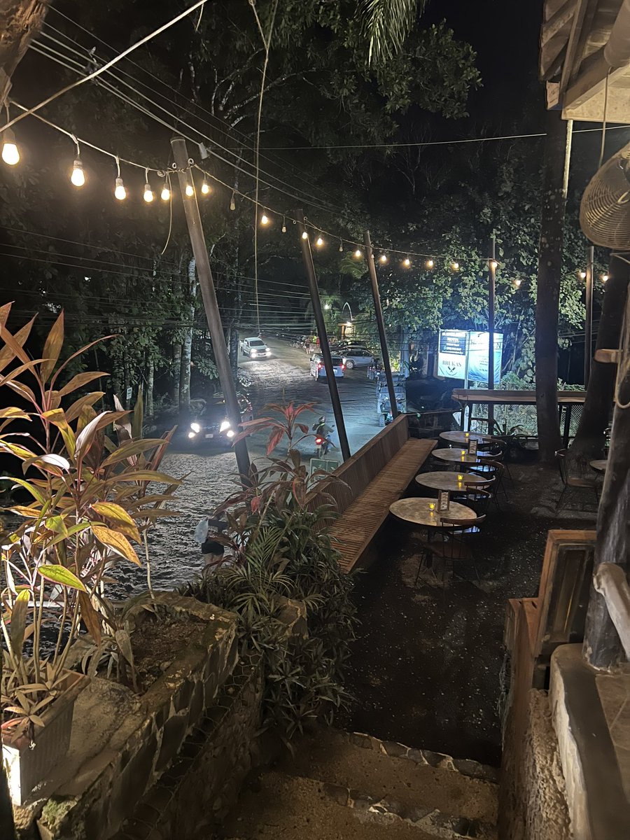 AnthonyLaPanta's tweet photo. Spent the afternoon in Montezuma before returning to Santa Teresa for a solid sushi dinner at Kanata. 

The vibe is terrific here. 

Pura Vida! https://t.co/HI4h5QnGLT
