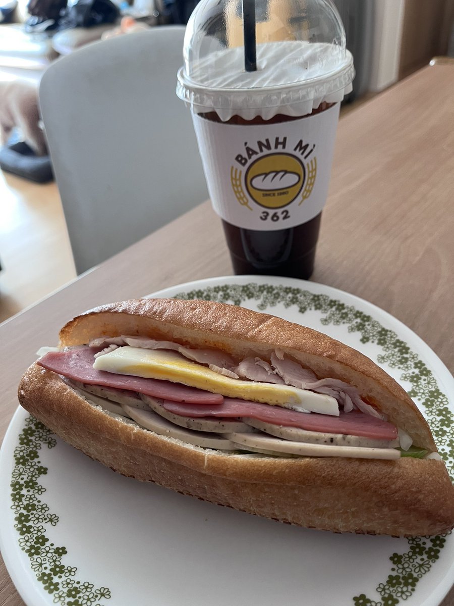 miru4211's tweet image. バインミー頼んじゃった！うふふ