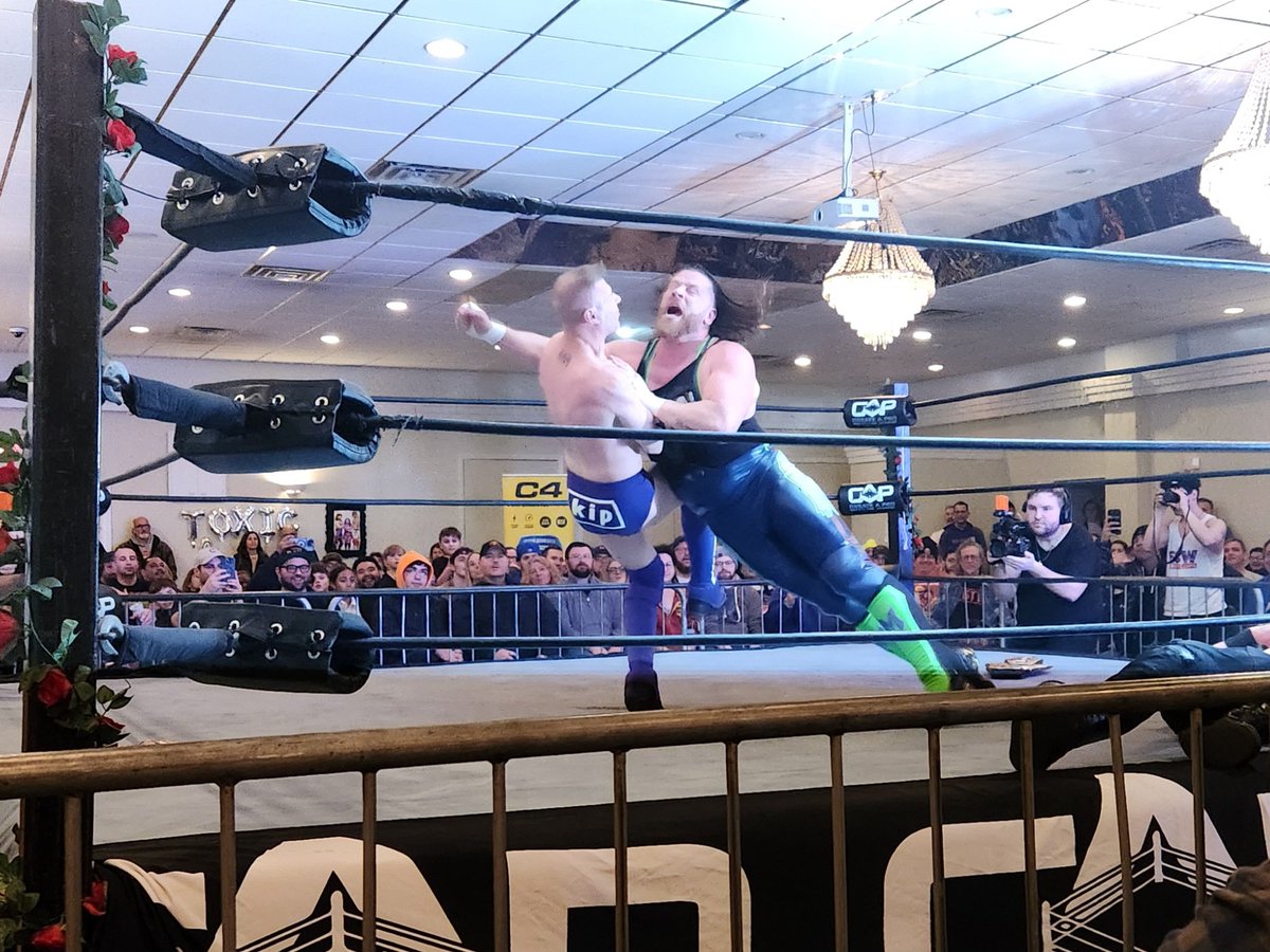 ajrobles51's tweet photo. Looks like @iamevilkip owes @Myers_Wrestling some tuition. 

Everyone at @CreateAPro take note what happens when you fall behind. 

#CAPTOXICATION https://t.co/IyZ9VFcNhV
