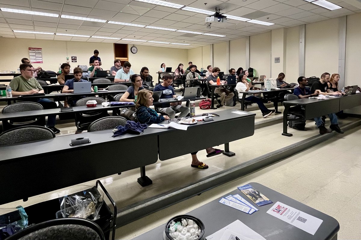 EngineeringUSF's tweet photo. ๐ข Engineers, your LinkedIn game just leveled up! โก The @tbpflg x @same_national workshop on Feb. 5 gave students & faculty expert insights on optimizing their profiles. ๐ผ๐จโ๐ป#linkedin #linkedinworkshop #taubetapi #tbp #usf #usfengineering #usfbulls #usffaculty #engineering https://t.co/Yy9Ru0s2LY