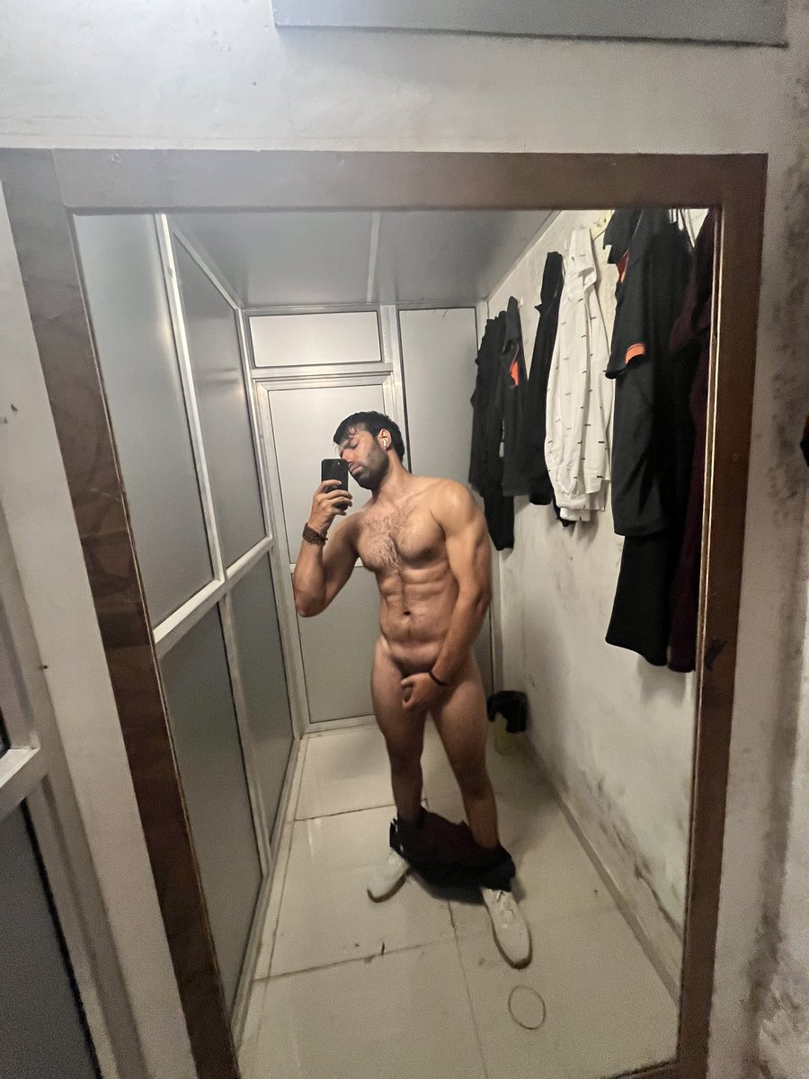 In the gym changing room! 
Smells musky.