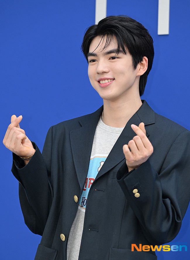 jhc1021_'s tweet image. [단독]차준환, 금메달 걸고 ‘유퀴즈’ 뜬다…유재석과 3년만 재회

🔗 m.entertain.naver.com/article/609/00…

차준환 유퀴즈 또나온다 🥹🥹🥹🥹🥹🥹