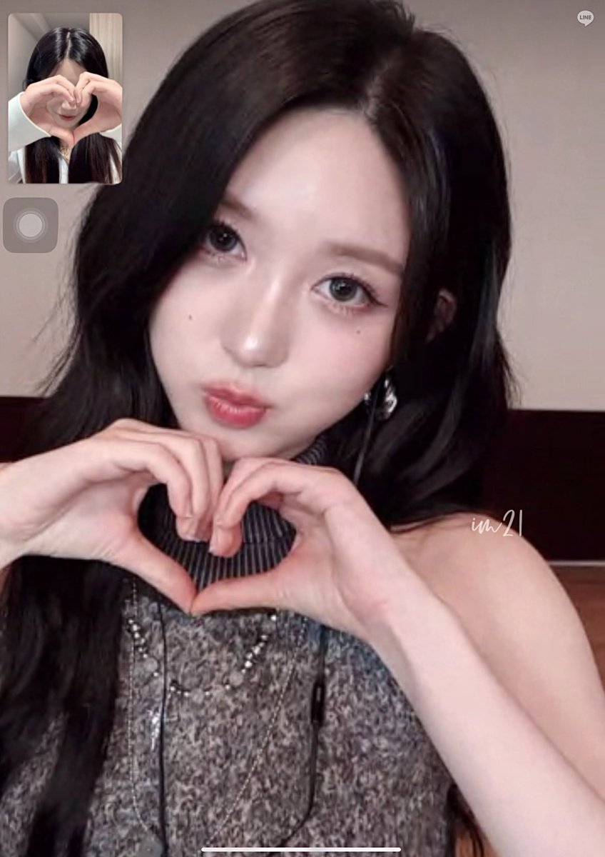 callmemily21's tweet image. 250215 IVE EMPATHY SW VIDEO CALL

너무 예쁘다!
#GAEUL #가을 #IVE #아이브 #김가을 #ガウル
