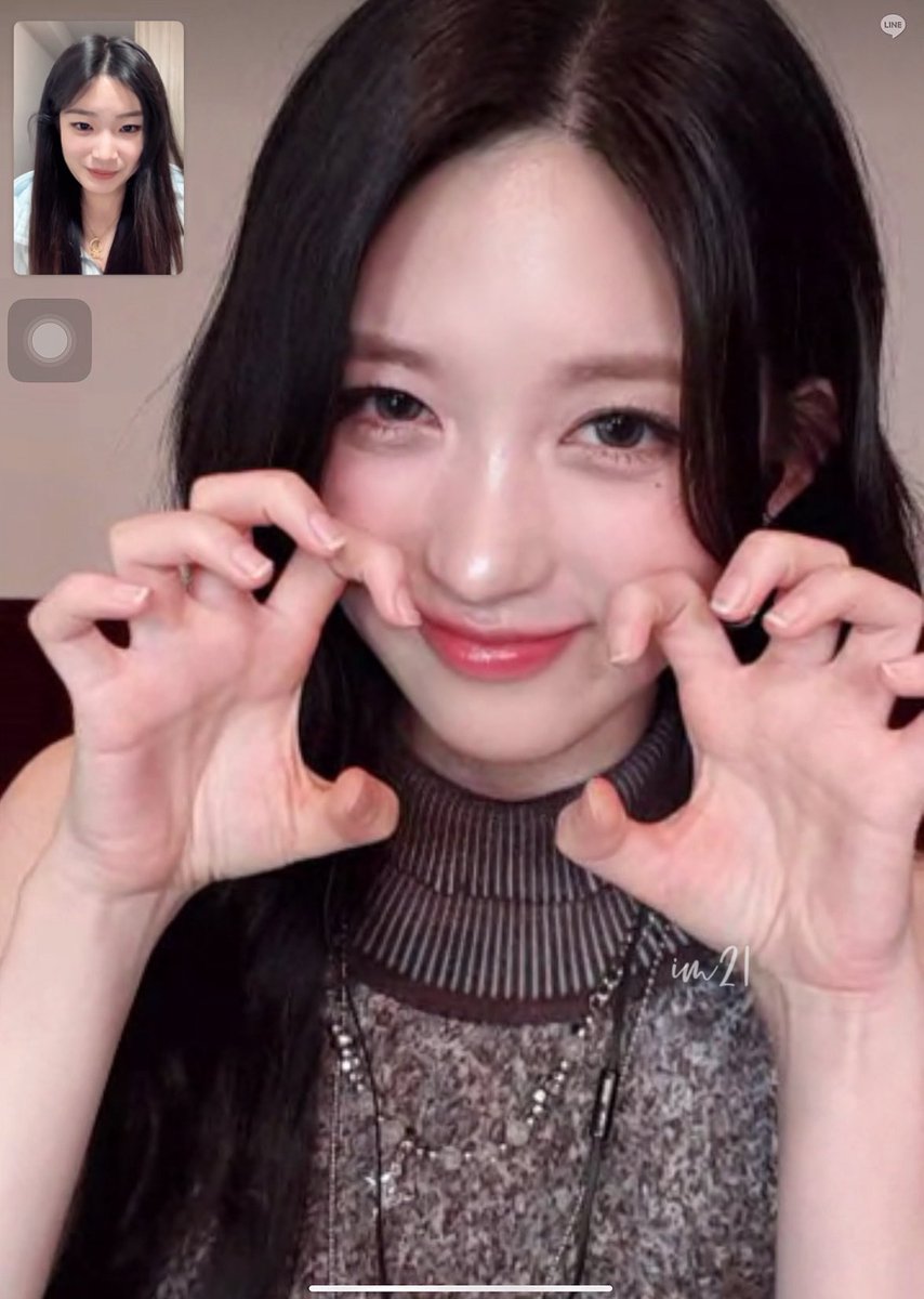 callmemily21's tweet image. 250215 IVE EMPATHY SW VIDEO CALL

너무 예쁘다!
#GAEUL #가을 #IVE #아이브 #김가을 #ガウル