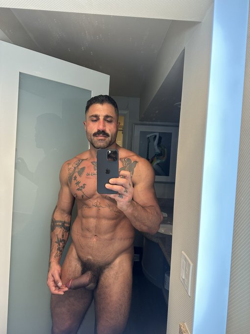 Watch Sharok's leaked NSFW photo on TwXstars