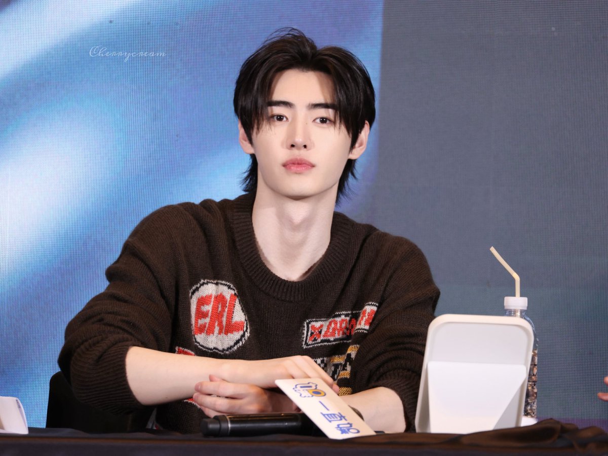 250215

#SUNGHOON
#ENHYPEN
#성훈
#ソンフン
#朴成训 
#엔하이픈