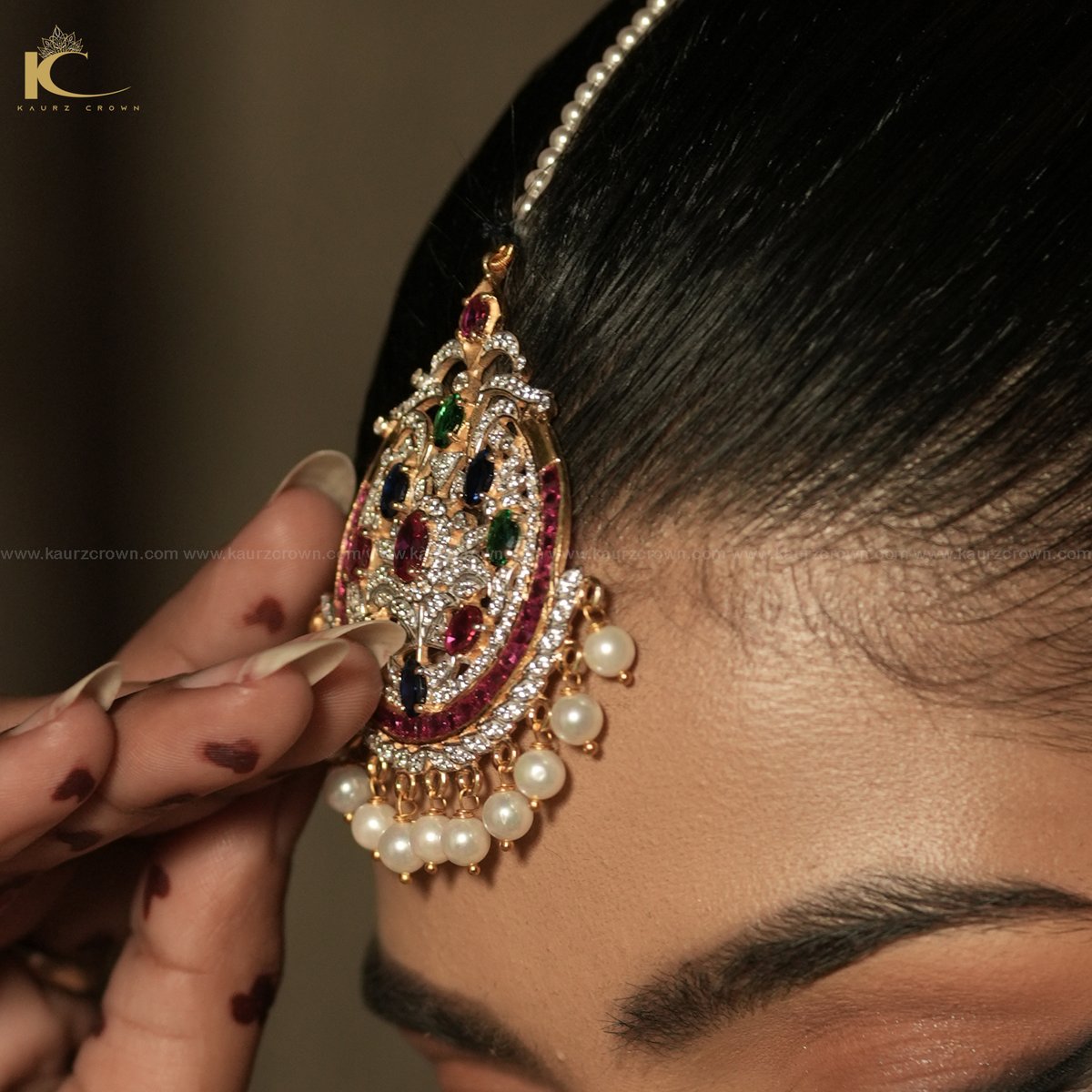 kaurzcrownjewel's tweet image. Zeenat Diamond Choker Set Silver Base Gold Plated Designer: KAURZ CROWN 
WhatsApp on +919888298050
#chokerset #earrings #tikka #diamondjewellery