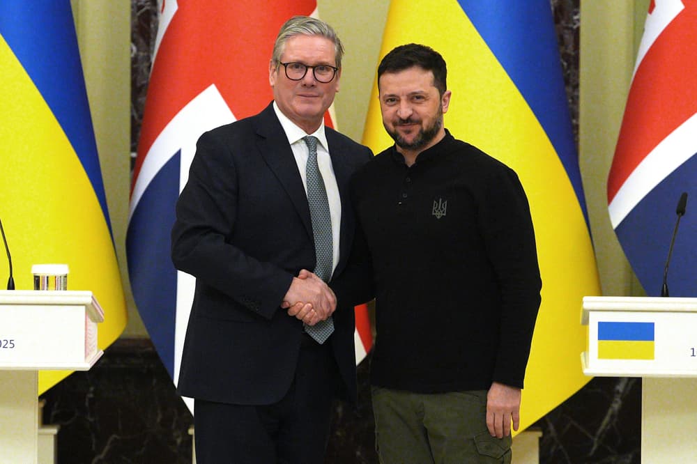 SANJIBJr's tweet photo. JUST IN: UK PM Starmer offers to send peacekeeping troops to Ukraine. https://t.co/gzUVqNslGU