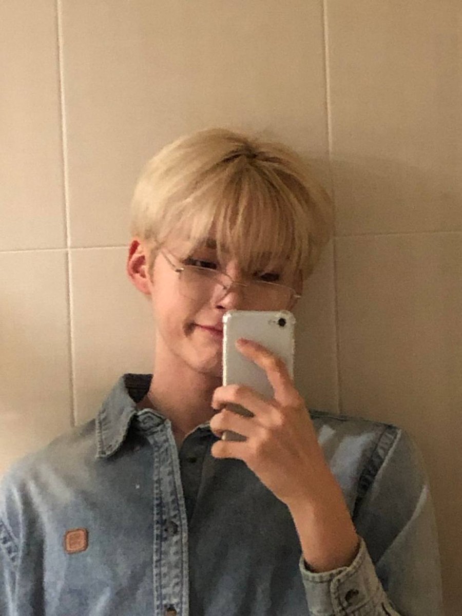 H136B's tweet image. 내가 메타몬처럼 보이니?