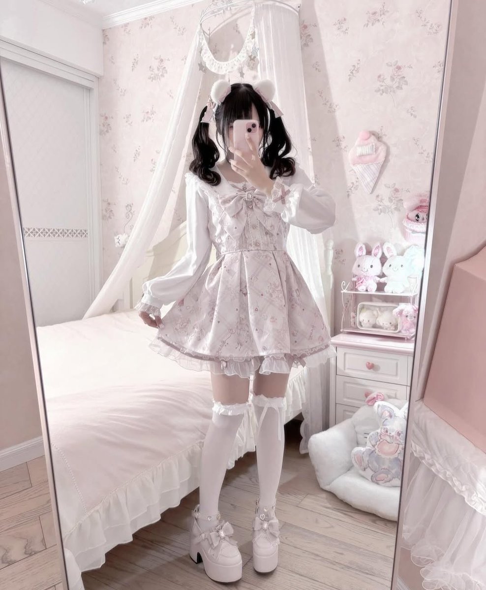 因为没钱 我下海了喵喵喵。
接纯绿/半绿/非绿/线上/原味。🚪188/288/520/1314上不封顶。入288及以上解锁线下。
包养半绿3k/非绿4w一月起。
#门槛哥 #线下