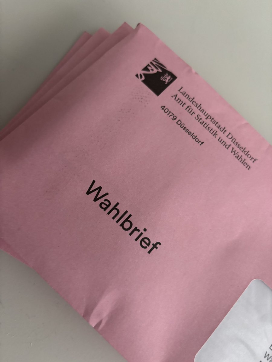 Bürgerpflicht erfüllt.
Gehen Sie wählen. Nie war es einfacher und wichtiger unsere Demokratie zu verteidigen .
Die anständigen 80% müssen zu 100% wählen gehen. Wer nicht geht wählt automatisch eine antidemokratische Partei.
Damit allen einen guten Morgen. 
#fckafd #fcknzs