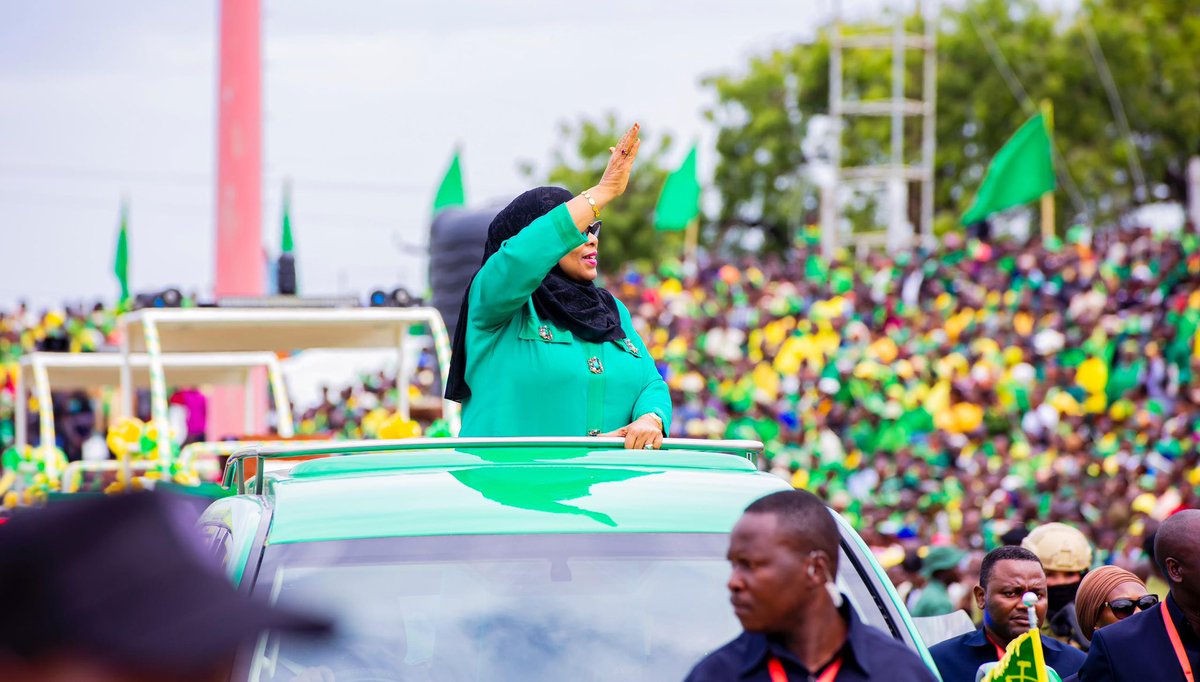 Mwenyekiti wa Chama Cha Mapinduzi na Mgombea Urais akisalimiana na wanachama, wakereketwa na wapenzi wa Chama Cha Mapinduzi katika sherehe za maadhimisho ya Miaka 48 ya Kuzaliwa kwa CCM leo 05 Februari 2025 uwanja wa Jamhuri Jijini Dodoma

🔰Umoja  Wetu , Nguvu Yetu